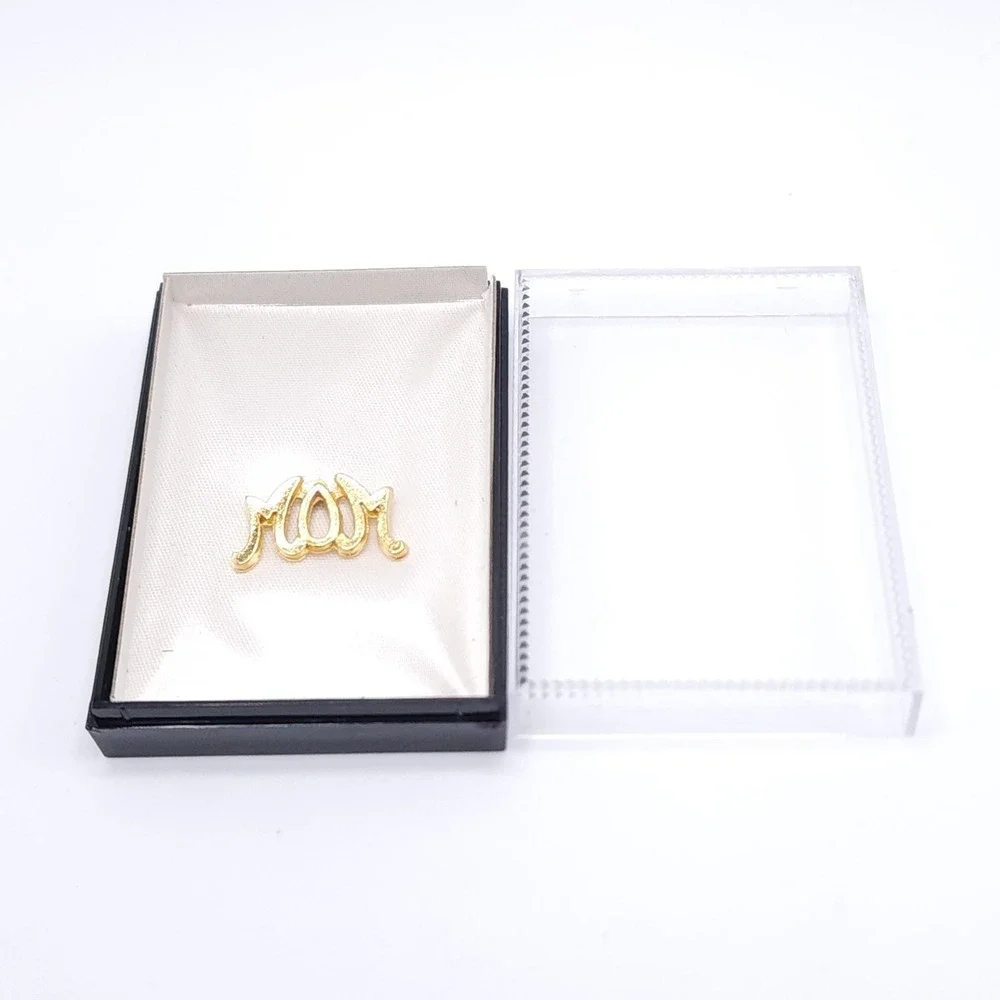 Gold Tone MOM Brooch Script Lapel Pin Vintage Mothers Day